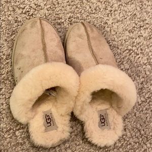 Womens UGG Slippers Size 8